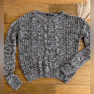 VOLCOM Open knit Black and White Long sleeve pullover Lightweight Size Medium